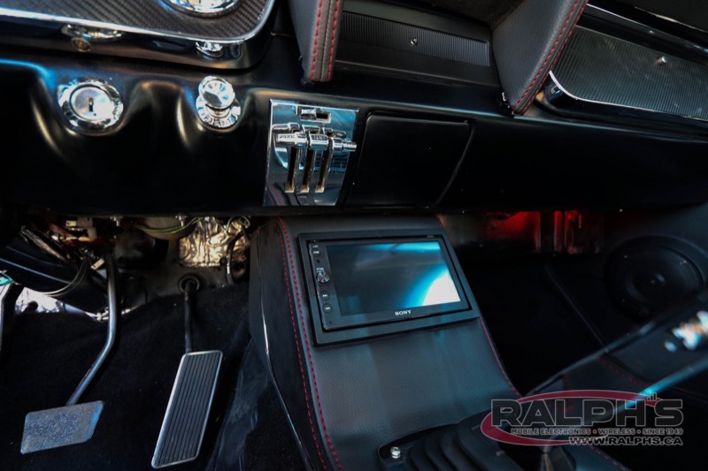 Ford Mustang Stereo